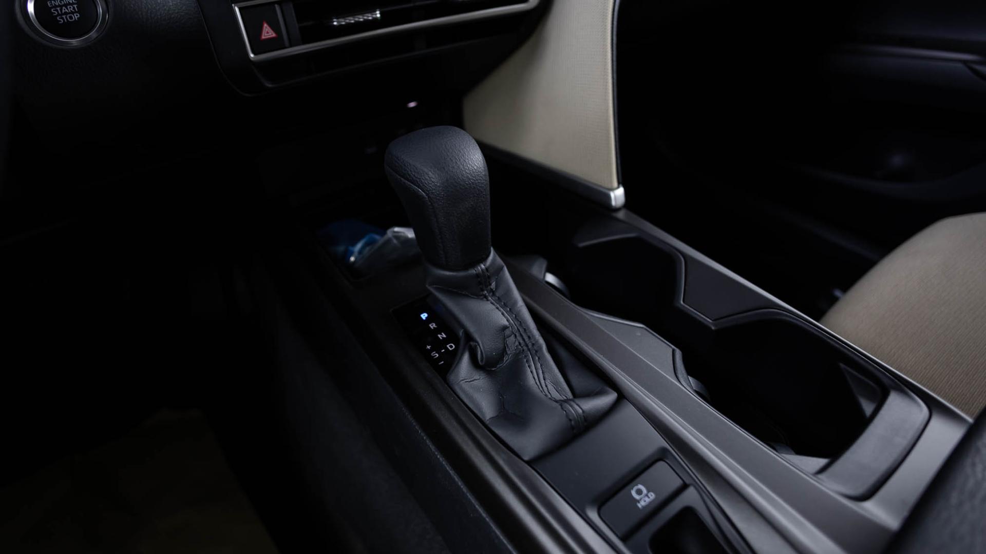 تويوتا كامري ستاندر 2025