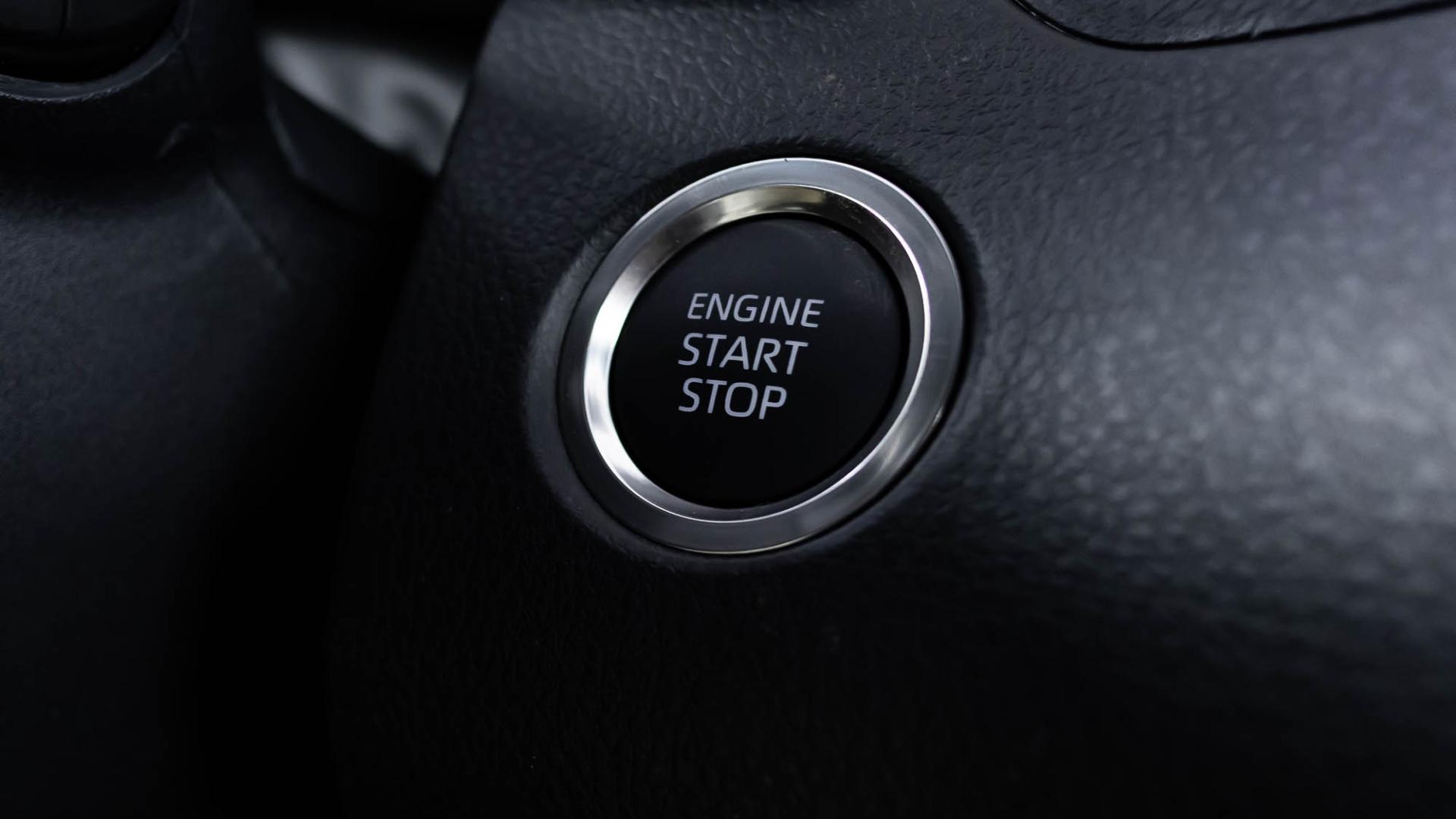 تويوتا كامري ستاندر 2025