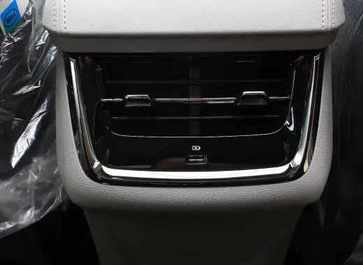 فورد تيريتوري تيتانيوم بلس