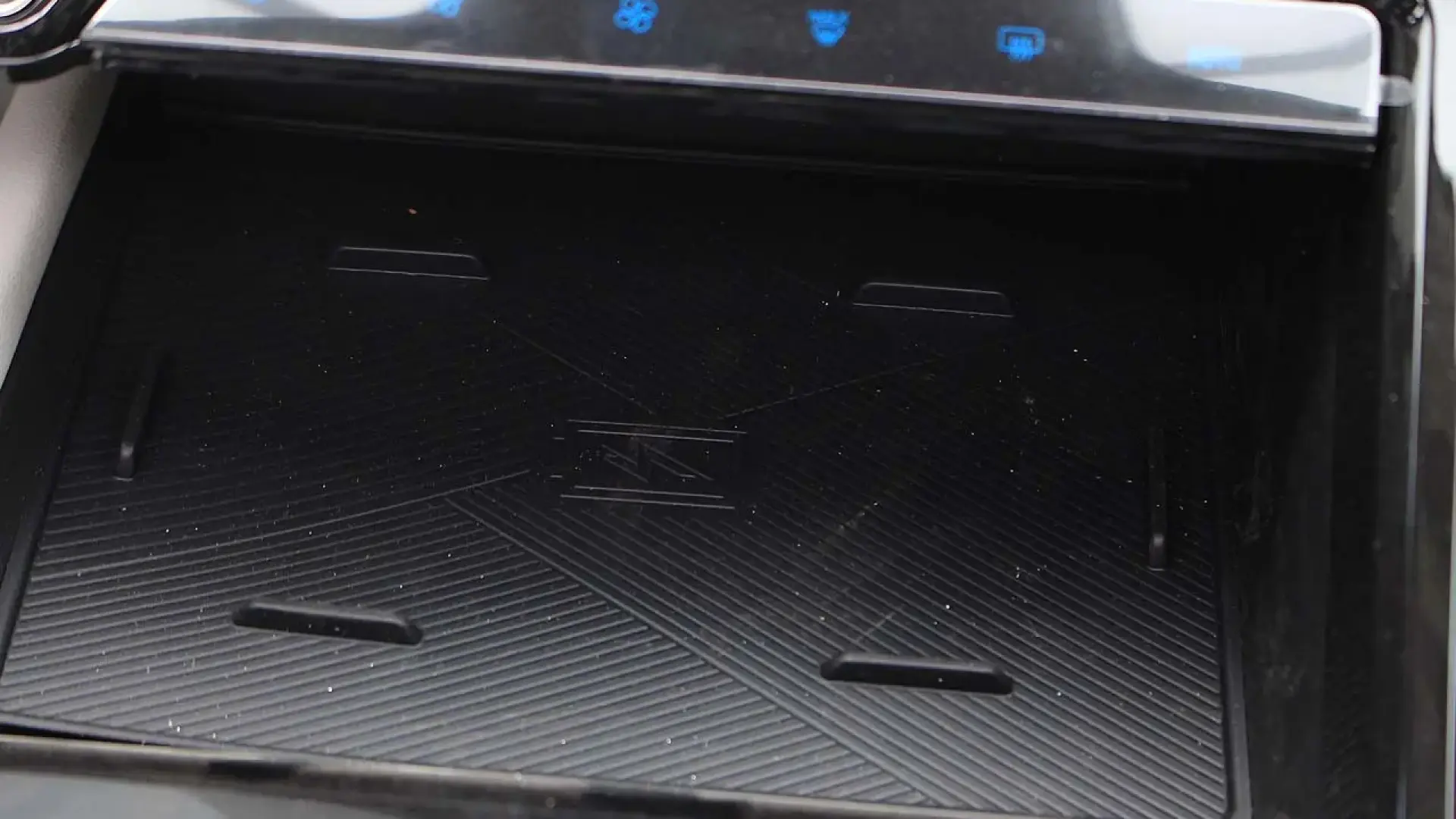 فورد تيريتوري تيتانيوم بلس