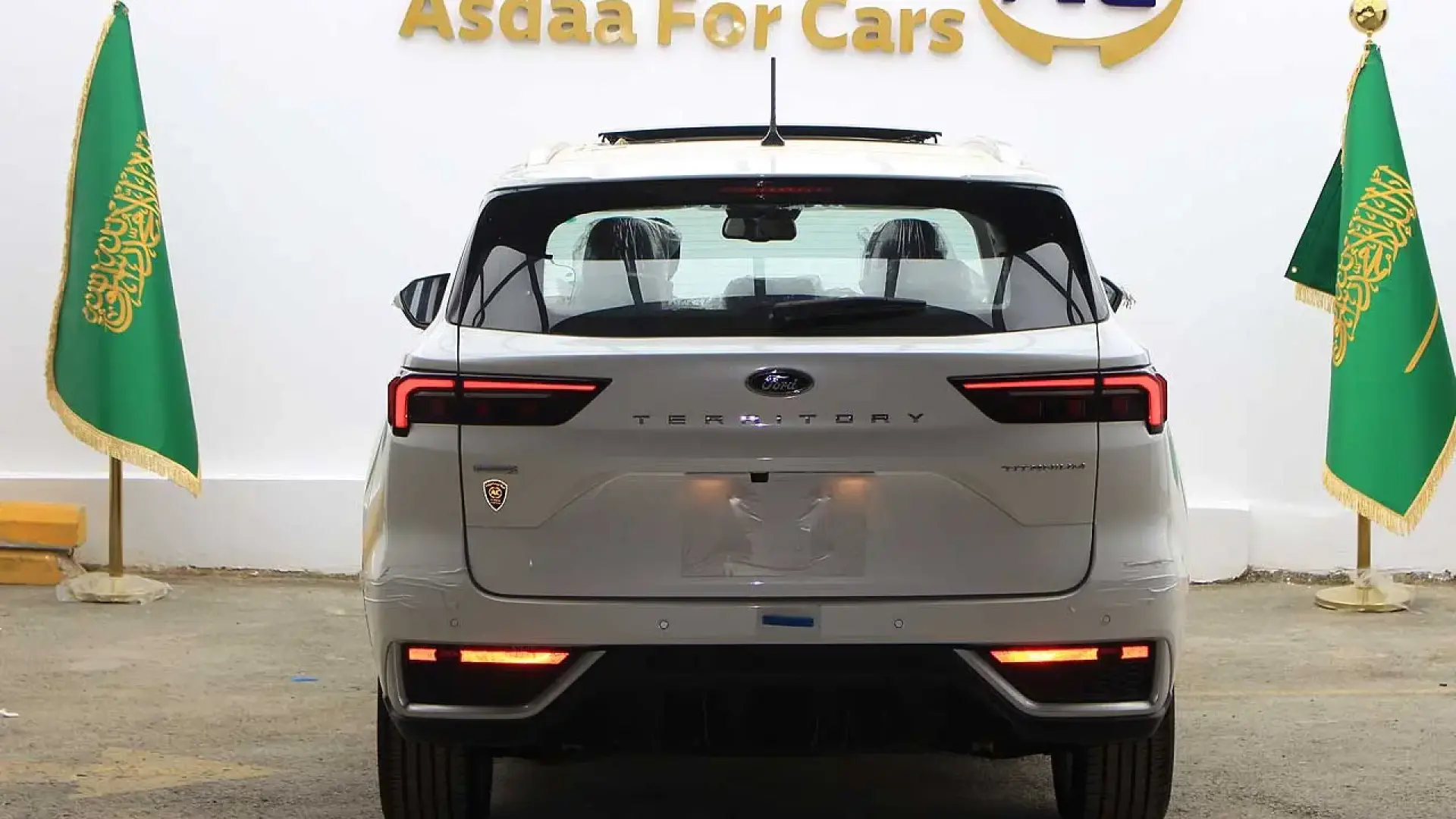 فورد تيريتوري تيتانيوم بلس